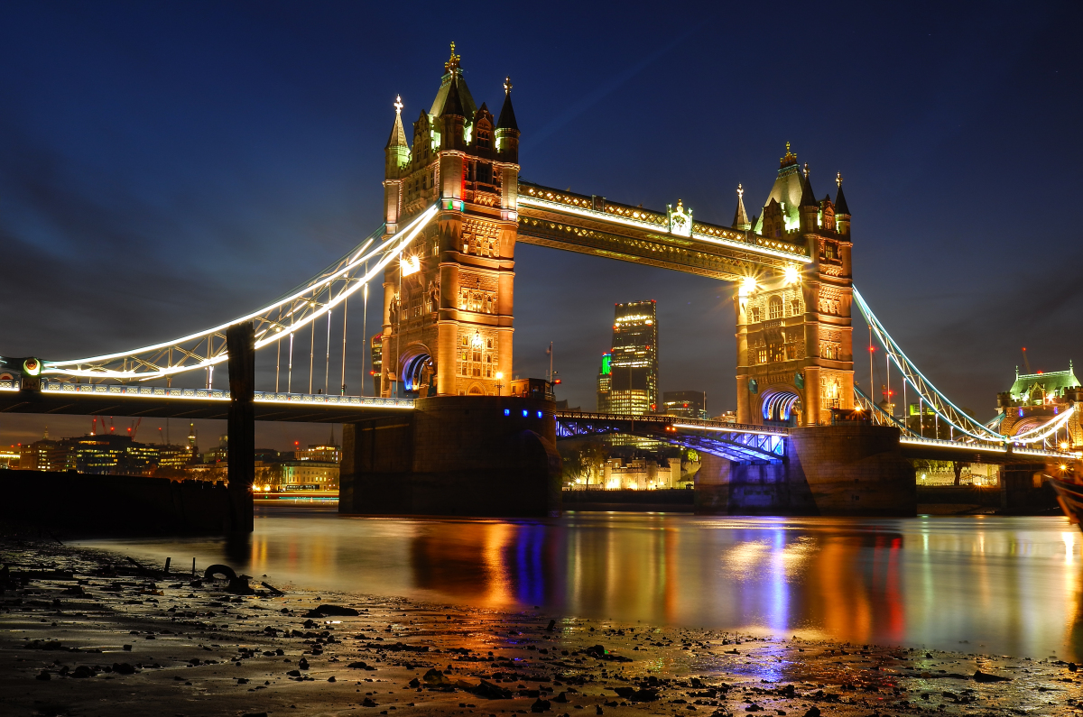 Лондон 7 3. Лондон столица Англии. Лондон столица Соединенного королевства. Биг Бен и Тауэрский мост. Тауэрский мост ночью.